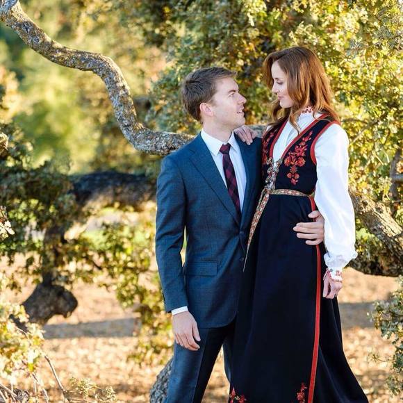 Profile Picture of Helene Bickmore (@helenebickmore) on Poshmark