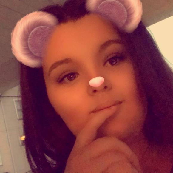 Profile Picture of Taylor Heffron (@taylorheffron73) on Poshmark