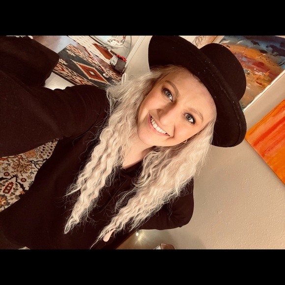 Profile Picture of Jenna Mcgaughy (@jennamcg32) on Poshmark