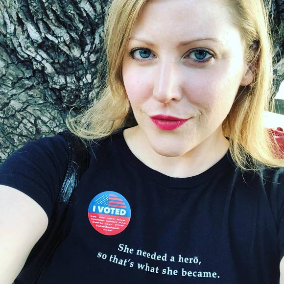 Profile Picture of Amanda Broomell (@albroomell) on Poshmark