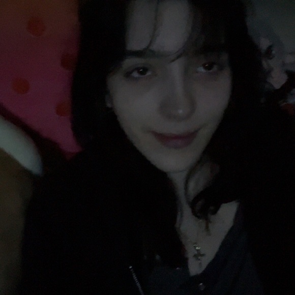 Profile Picture of Nicole Dronova (@nicoledronova) on Poshmark