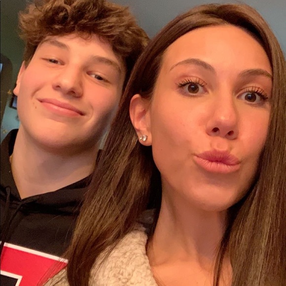 Profile Picture of Christina Covelli (@c_covelli) on Poshmark