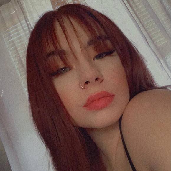 Profile Picture of Hayley Stunkard (@hayleypaige208) on Poshmark