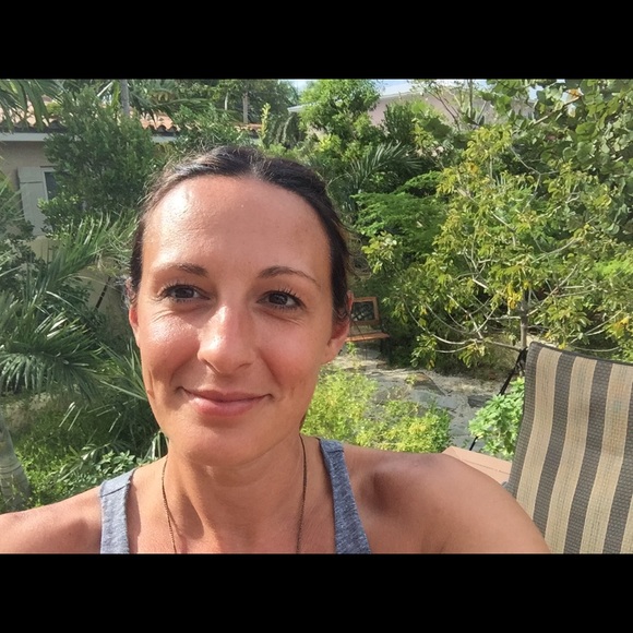 Teresa Tuley - Poshmark Profile Picture of Teresa Tuley (@teresaj133) on Poshmark