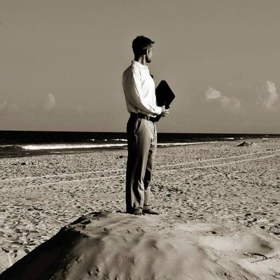 Profile Picture of Bob (@BobHolub24) on Twitter