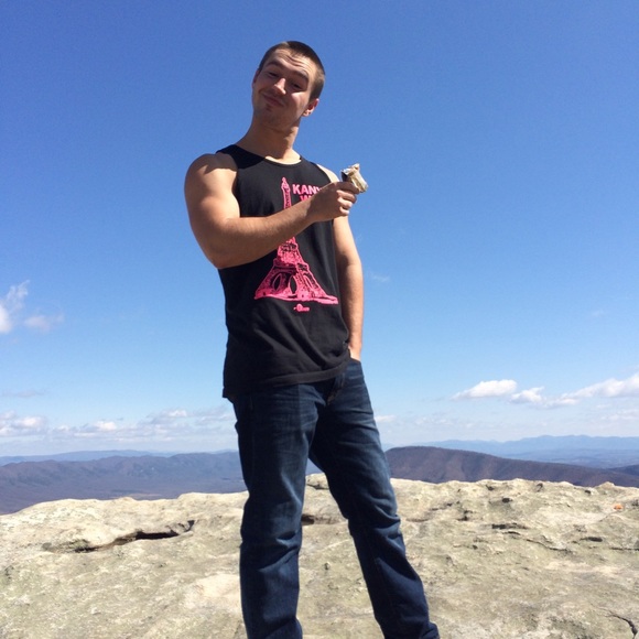 Profile Picture of Ryan Abshear (@ryanabshear) on Poshmark