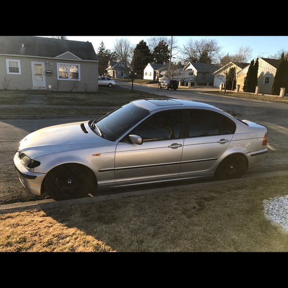 Profile Picture of Lizeth Gonzalez (@lizeth1993) on Poshmark