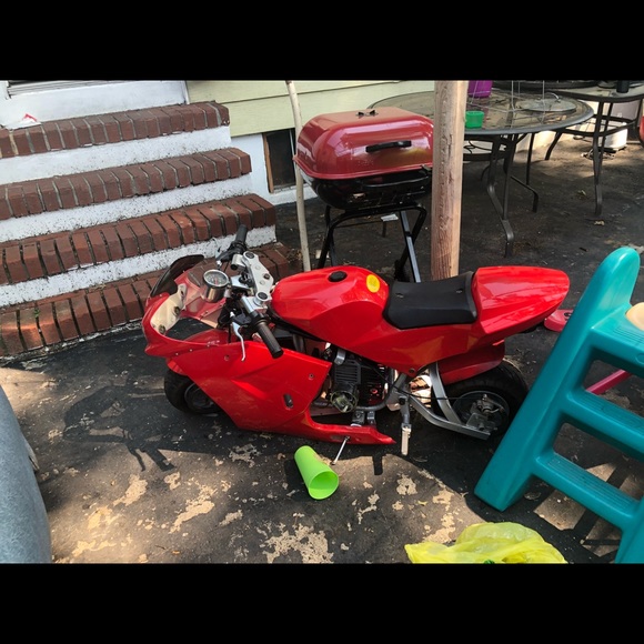 Profile Picture of Thomas Hollmon (@thollmon) on Poshmark