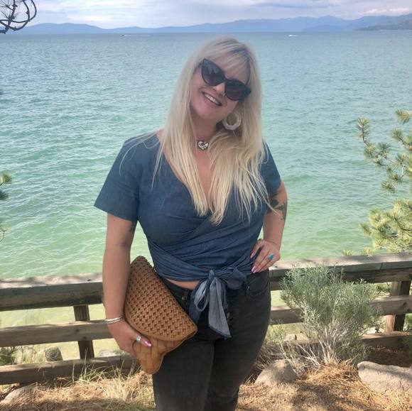 Profile Picture of Kelsey Rawlings (@kelsss93) on Poshmark