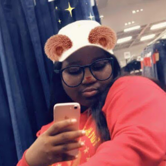 Profile Picture of Diamond Benjamin (@diamondpb23) on Poshmark