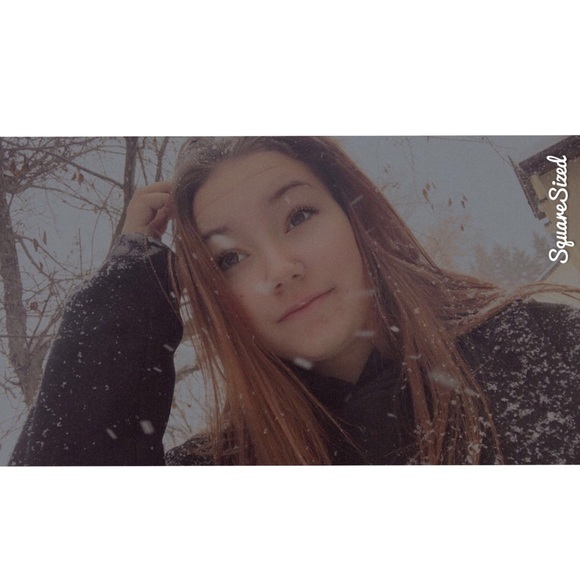 Profile Picture of Emma Buskell (@cherniwchan) on Poshmark