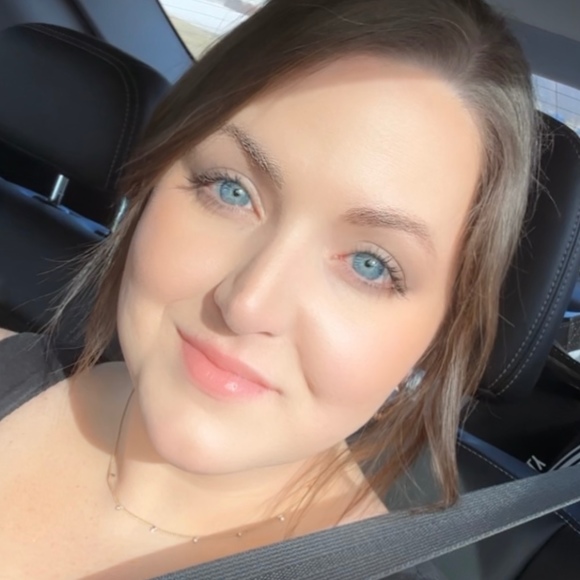 Profile Picture of Micayla Groover (@micaylagroover) on Poshmark