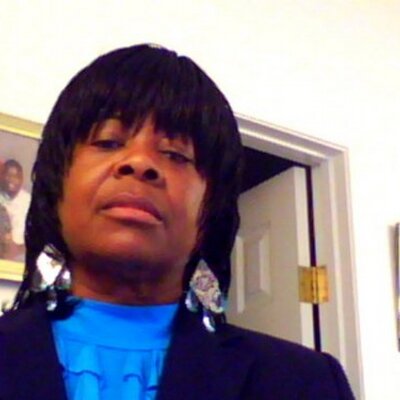 Profile Picture of Joann Holland (@JoannHolland1) on Twitter