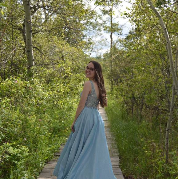 Profile Picture of Alyssa Sinclair (@alyssasincla331) on Poshmark