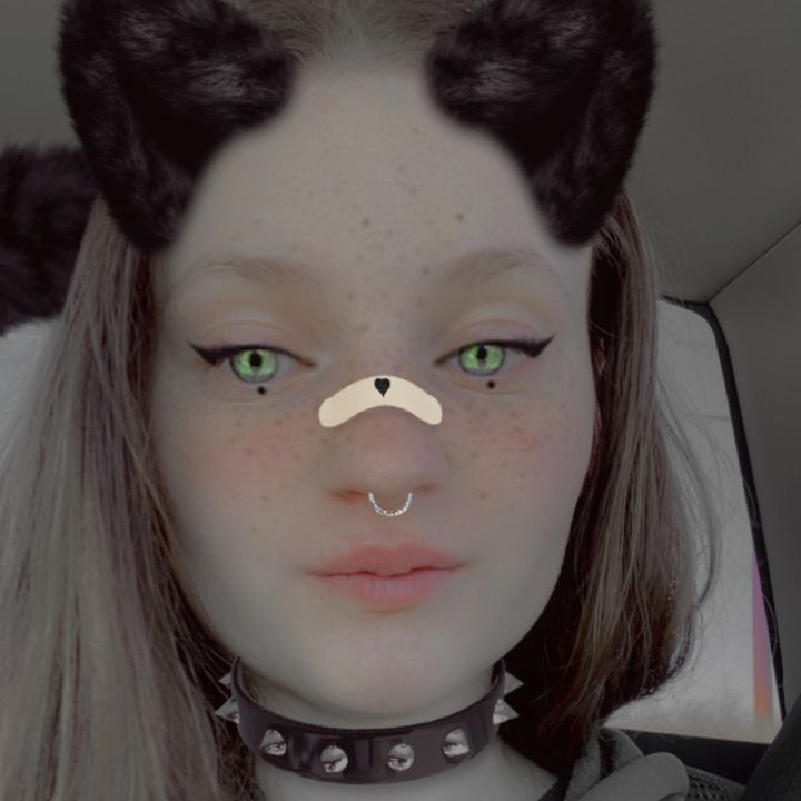 Profile Picture of Emily Andrews (@@duhizemilyandrews) on Tiktok