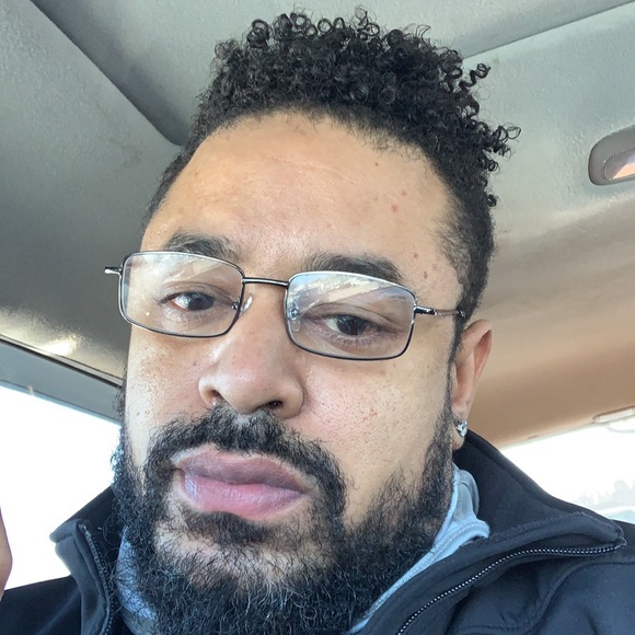 Profile Picture of Dwayne Shields (@dwayne_shields) on Poshmark