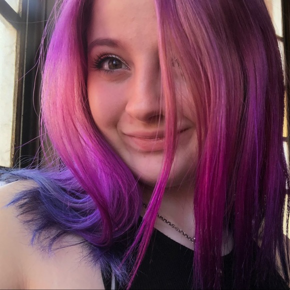 Profile Picture of Jenna Myers (@jennamyerz) on Poshmark