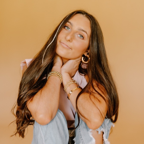 Profile Picture of Carlie Allen (@carlieallenn) on Poshmark