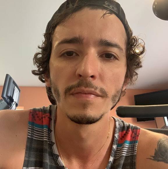 Profile Picture of Felipe Maciel (@felipelipe) on Poshmark