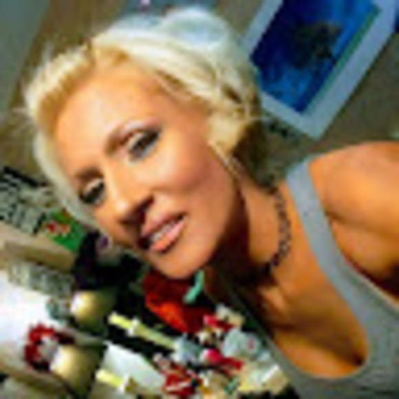 Profile Picture of Chyrisse Kulakowski (@kellychyrisse) on Poshmark