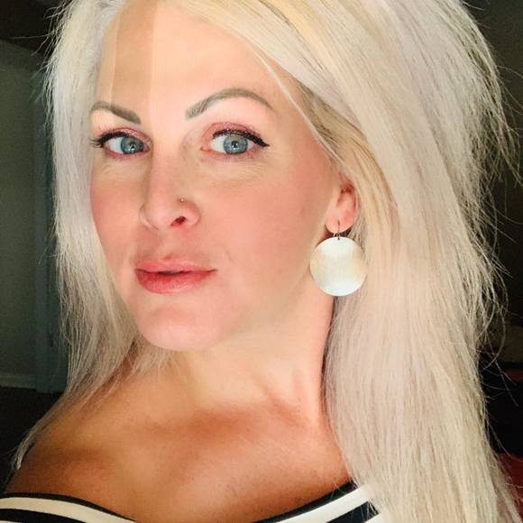 Profile Picture of Kristie Knopp (@kristie4979) on Poshmark