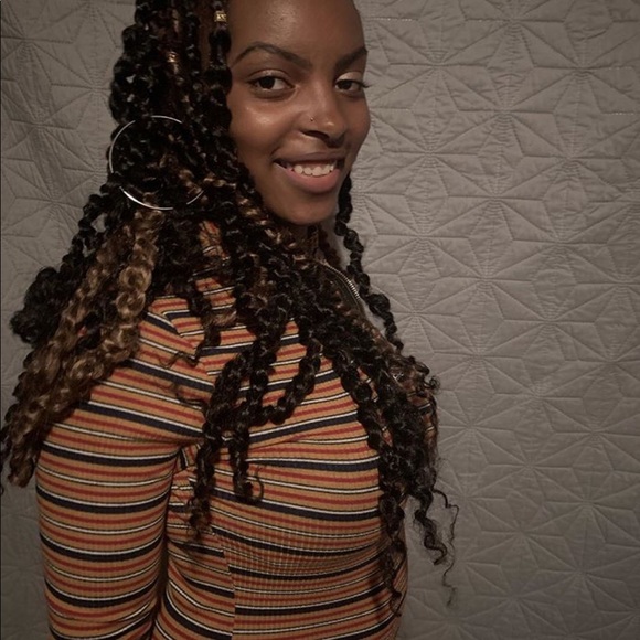 Profile Picture of Shaahida Dunbar (@shaahidad) on Poshmark