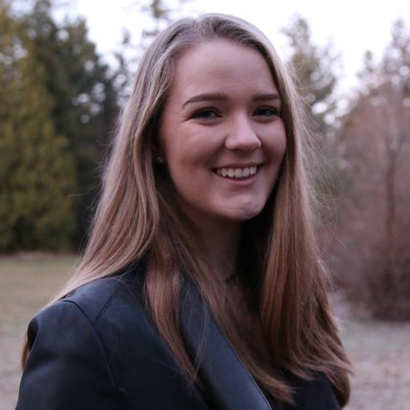 Profile Picture of Brenna Fogerty (@brennafogerty) on Poshmark