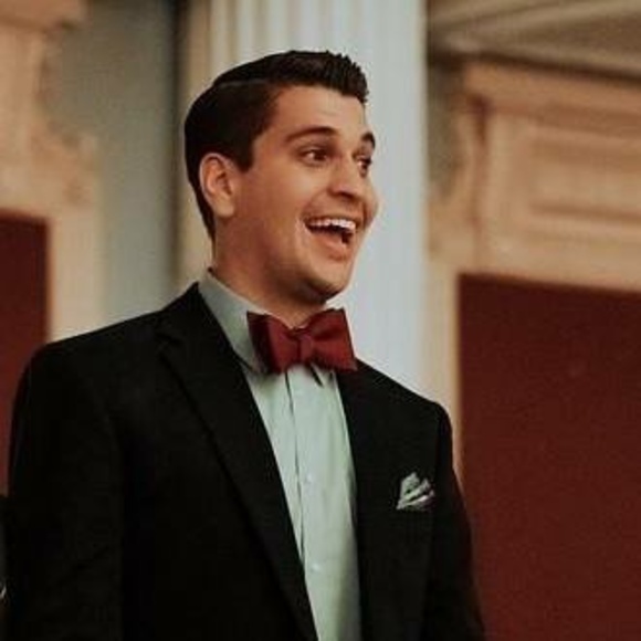 Profile Picture of Ian Berg (@iancberg) on Poshmark