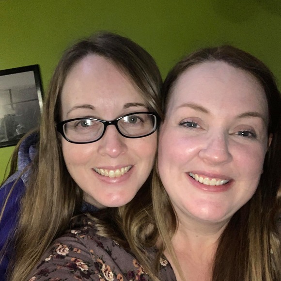 Laura Kohenskey long - Poshmark Profile Picture of Laura Kohenskey long (@roblauralong) on Poshmark