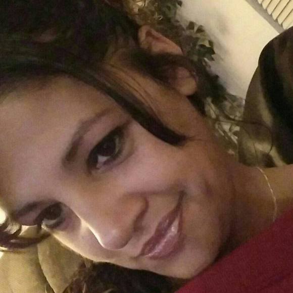 Profile Picture of Sarah Dughman (@sarahdughman) on Poshmark