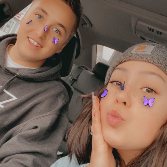 Profile Picture of Danielle Rochefort (@d4ni3113_18) on Poshmark