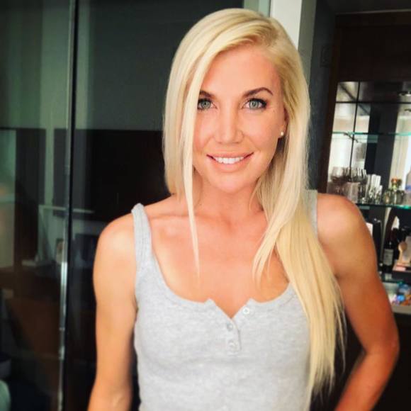 Profile Picture of Kelsey Mollick (@kmollick) on Poshmark