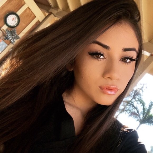 Profile Picture of Ariel Camacho (@arielrcamacho) on Poshmark