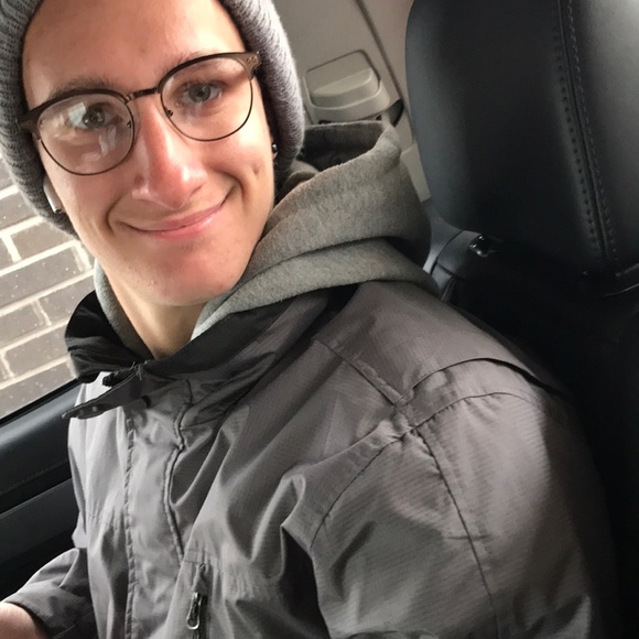 Profile Picture of Seth Dodd (@s_dodd13) on Poshmark