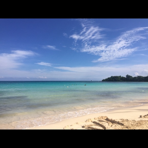 Profile Picture of Kim Lander (@kimlander) on Poshmark