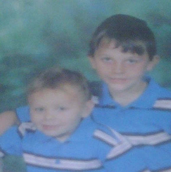 Profile Picture of Rennie Scott (@gizmo2304) on Poshmark