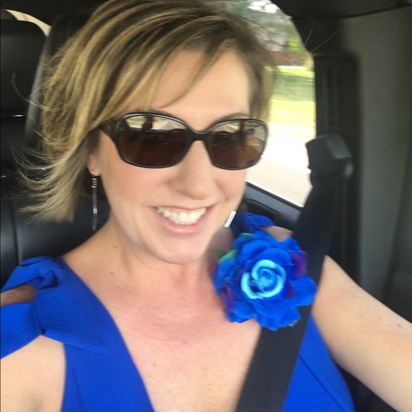 Profile Picture of Kelli Scott (@kelligirly) on Poshmark