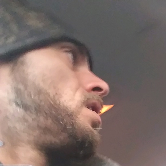 Profile Picture of Robert Vandyne (@lilbvandyne) on Poshmark