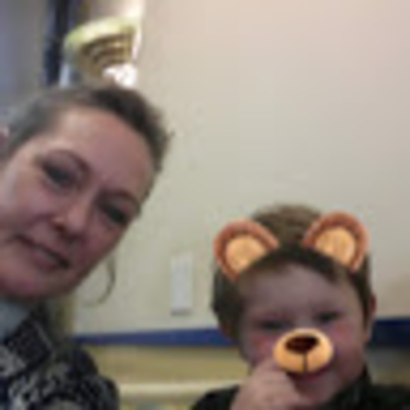 Profile Picture of Crystal Scudder (@crystalscudder) on Poshmark