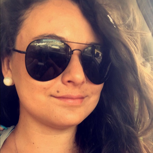 Profile Picture of Catherine Pecci (@cgpecci) on Poshmark