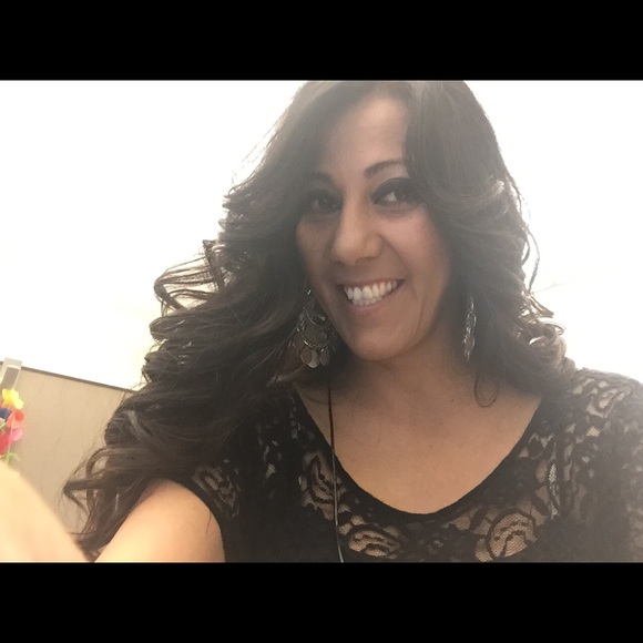 Mirna Bojorquez - Poshmark Profile Picture of Mirna Bojorquez (@marras) on Poshmark