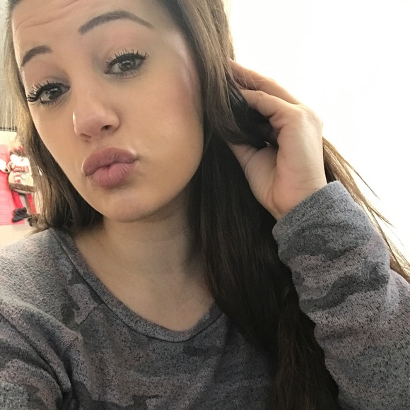 Profile Picture of Rebecca Heydorn (@rbhsoccer95) on Poshmark