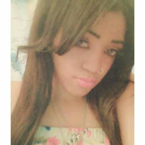 Profile Picture of Alahna Wallace (@alahnaw) on Poshmark