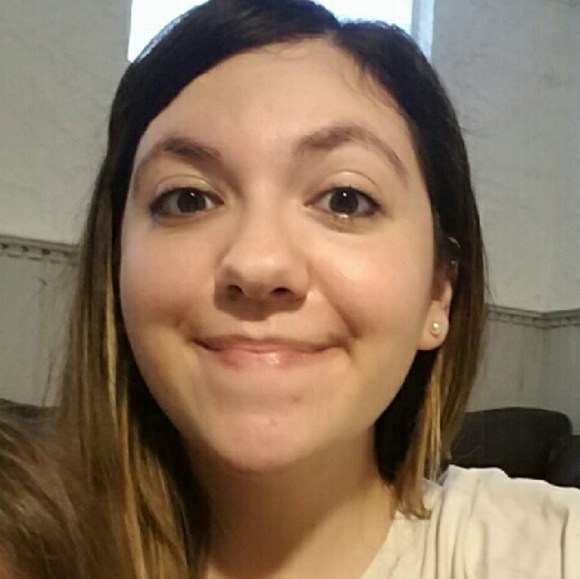 Profile Picture of Mariah Neff (@neffmc) on Poshmark