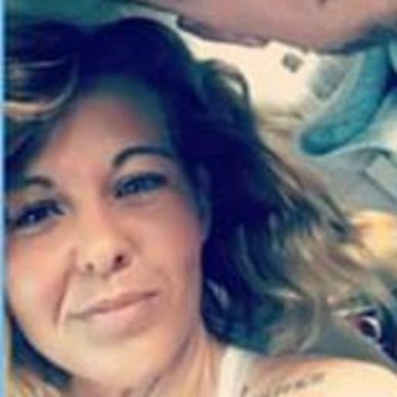 Profile Picture of Holly Black (@hhilton42) on Poshmark