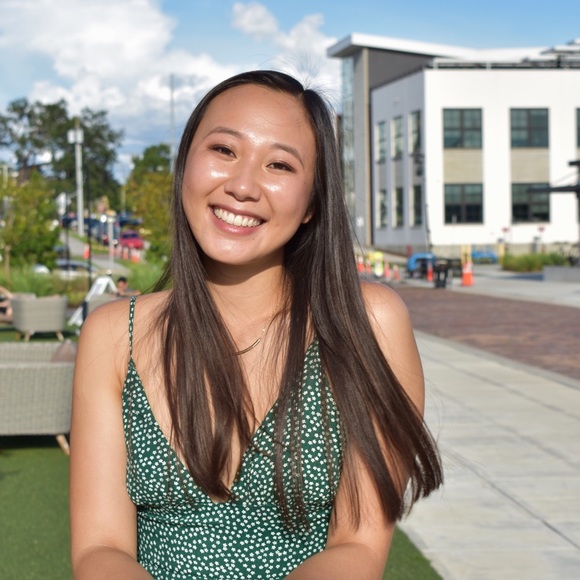 Profile Picture of Mel Lu (@lumel17) on Poshmark