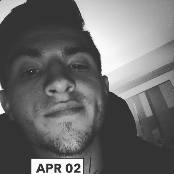 Profile Picture of Luke Gilling (@lgillng) on Poshmark