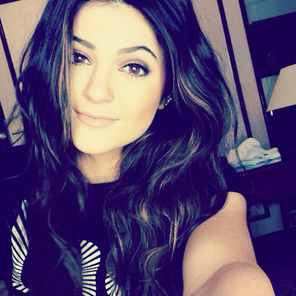 Profile Picture of Kylie Jenner (@kyliejenner) on Poshmark