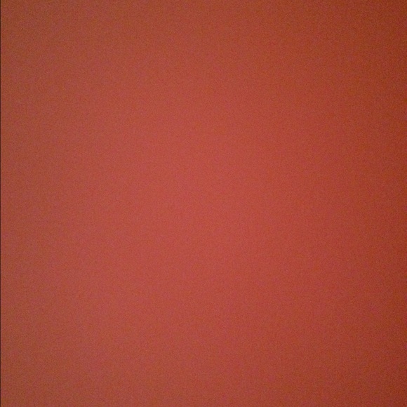 Profile Picture of Julia Uziel (@juliauziel) on Poshmark