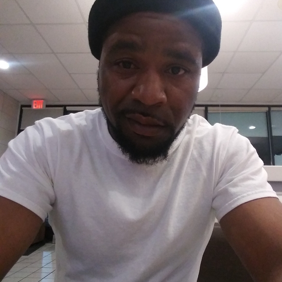 Chris Faine - Poshmark Profile Picture of Chris Faine (@addupfast) on Poshmark